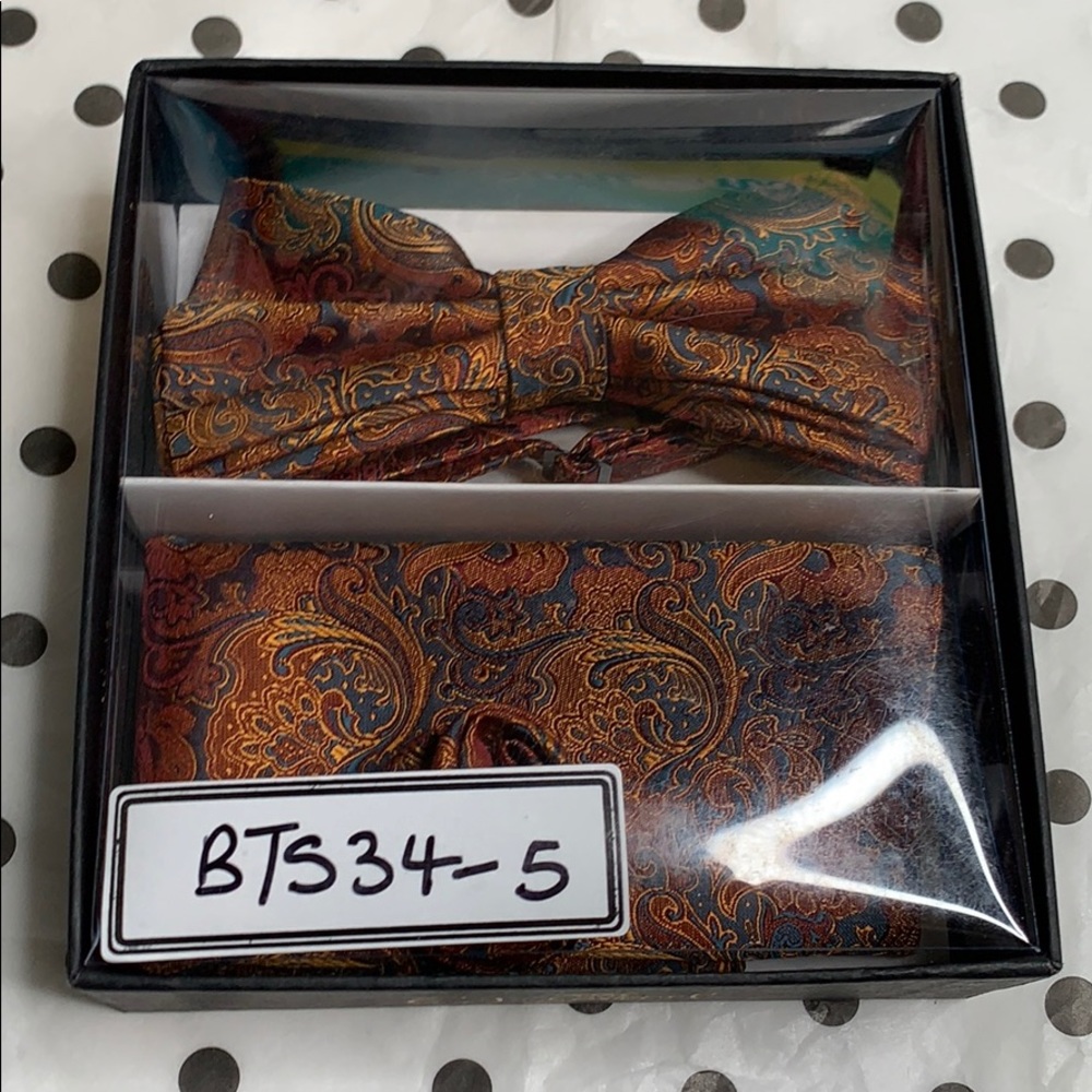 3/$40 EJ Samuel Bow tie Set with Lapel & Handerk…